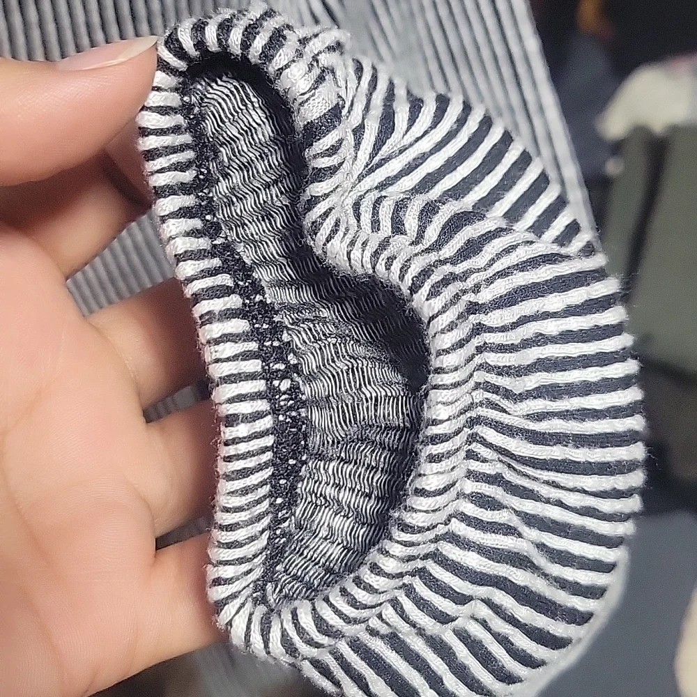 Black and white stripped blouse size Small. Long sleeves - Picture 7 of 7